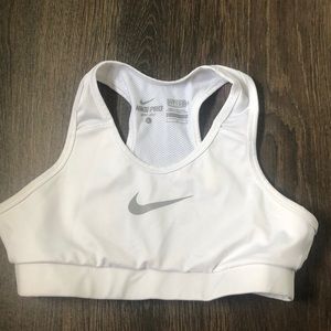 NWOT Nike Pro Sports Bra